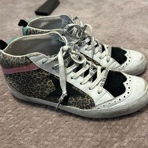 Love these so much but I never reach for them. Box and dust bag included